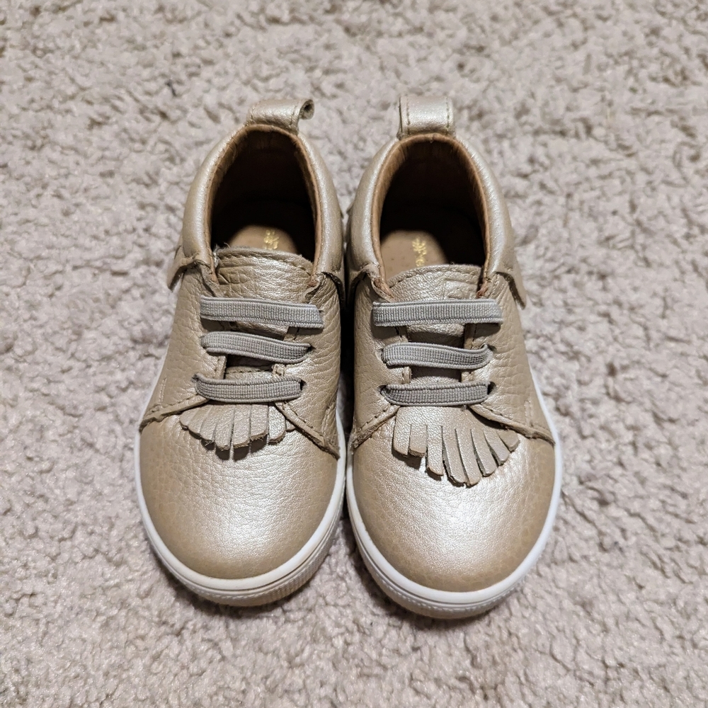 Freshly picked platinum sneaker mocc